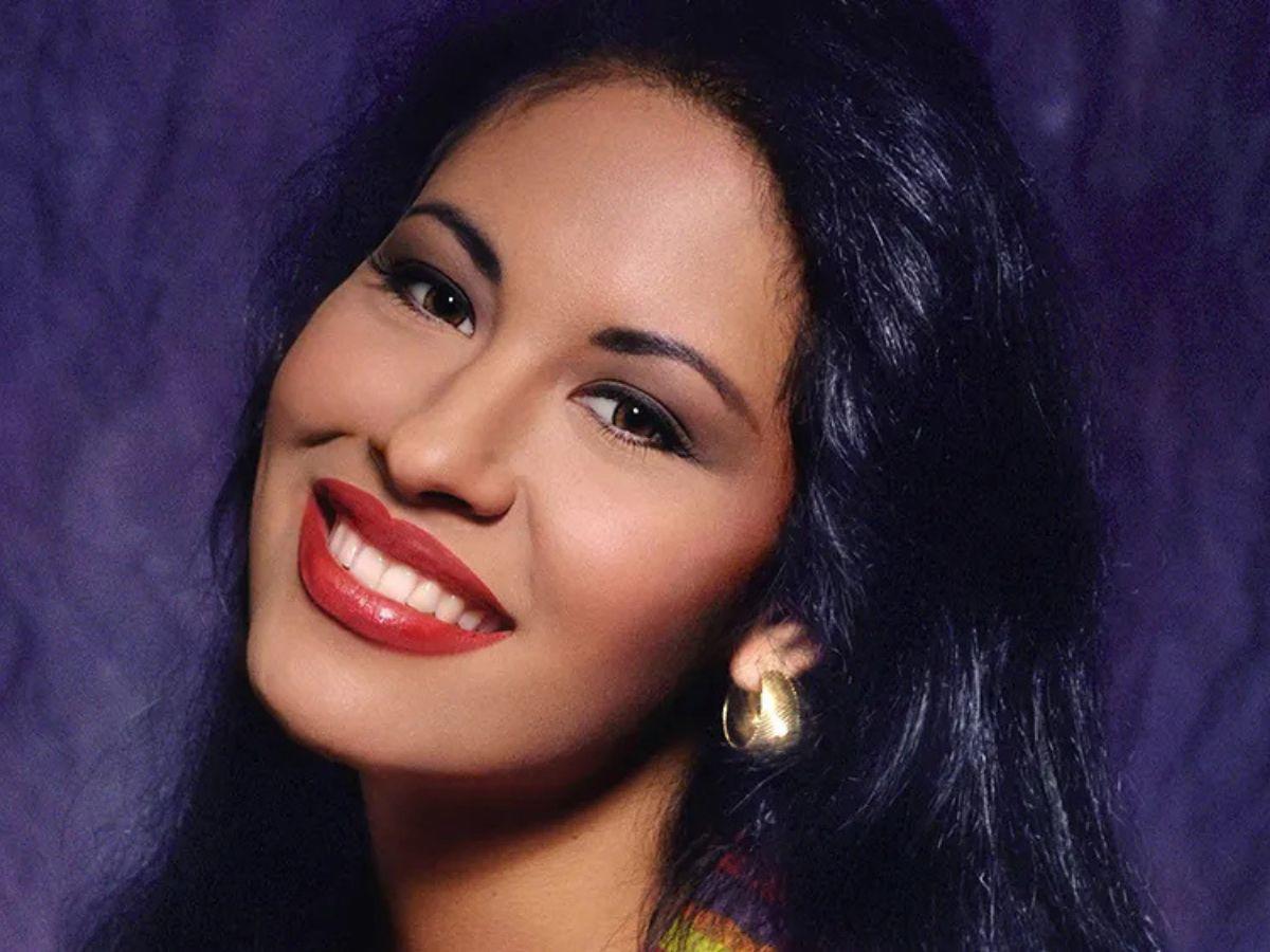Hermana de Selena Quintanilla demanda a Shein por vender ropa con el rostro de la cantante