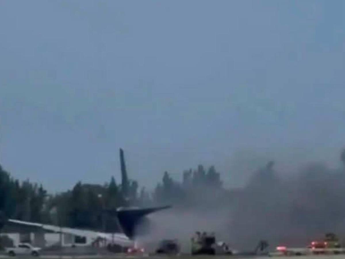Así ocurrió el accidente del avión de Amazon que dejó 5 muertos al embestir vehículos en Miami
