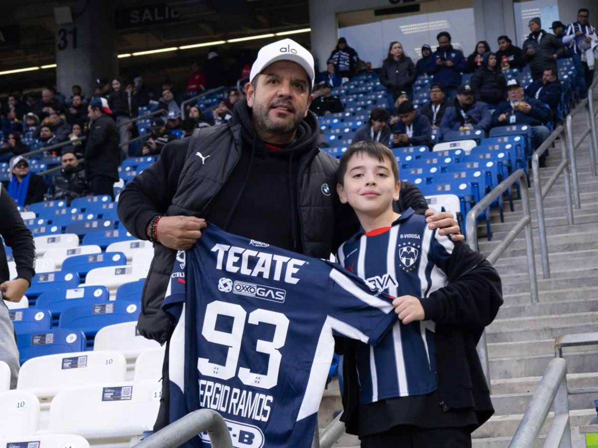 Sergio Ramos debutó con Monterrey: causa locura y casi hace un golazo