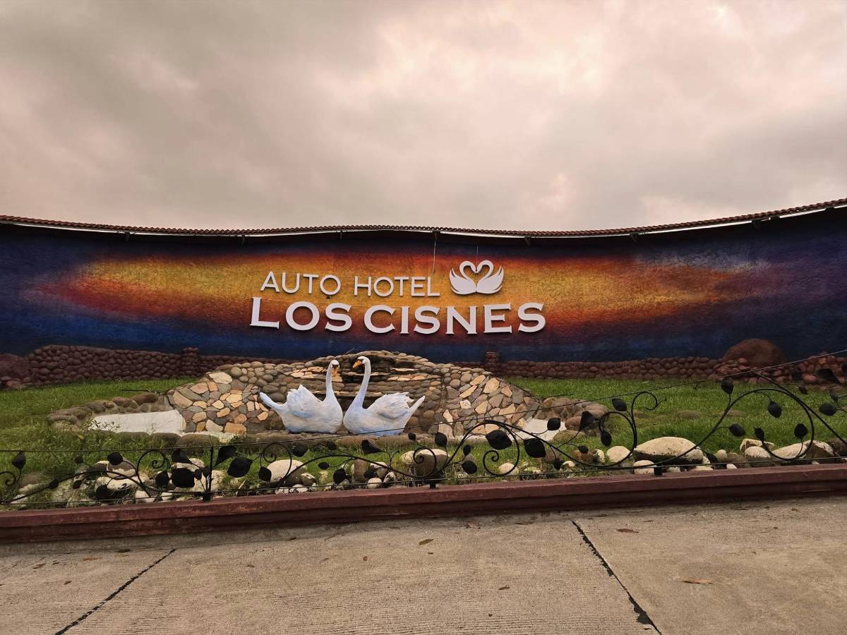 Mujer gana moto en sorteo de motel, pero dice que no sabe cómo participó