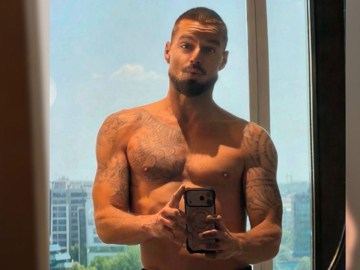 Ricky Martin impacta con cuerpazo a sus 54 años