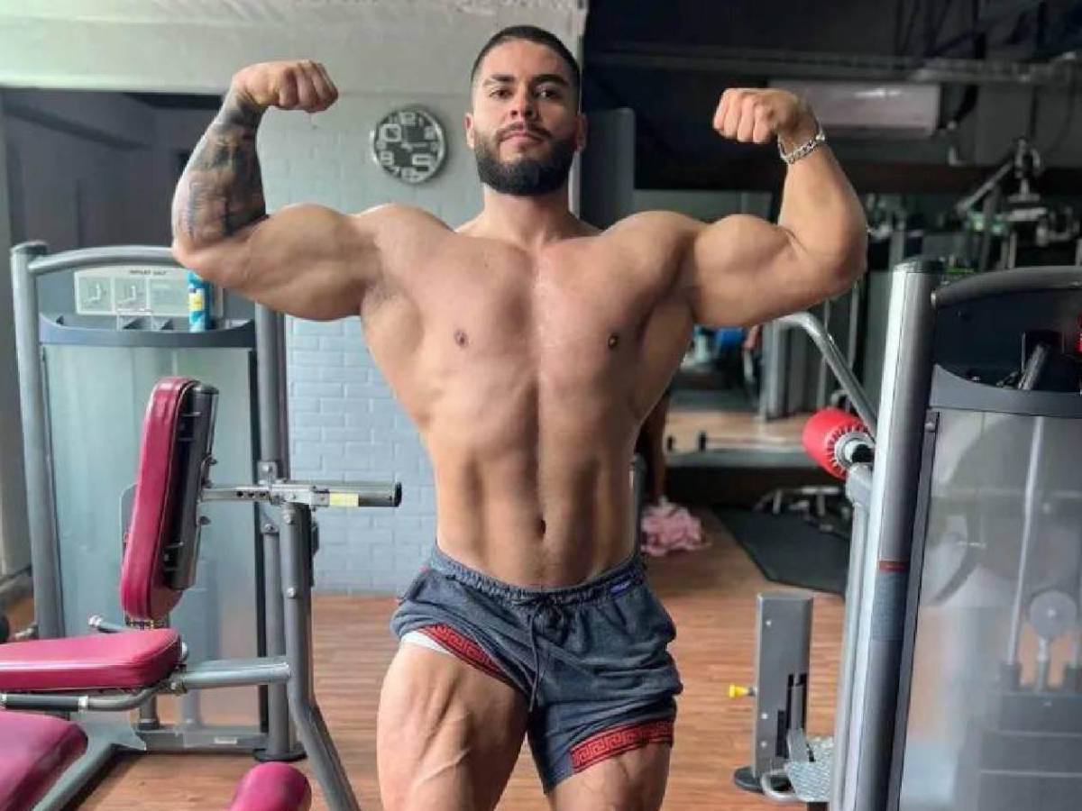 Conmoción: encuentran muerto a fisicoculturista en un baño; tenía disparos