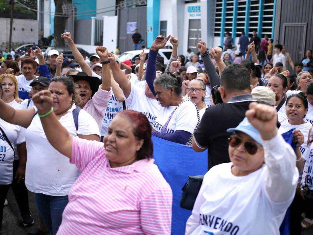 Estoy en el limbo, dice Juan Orlando Hernández por retraso de audiencia