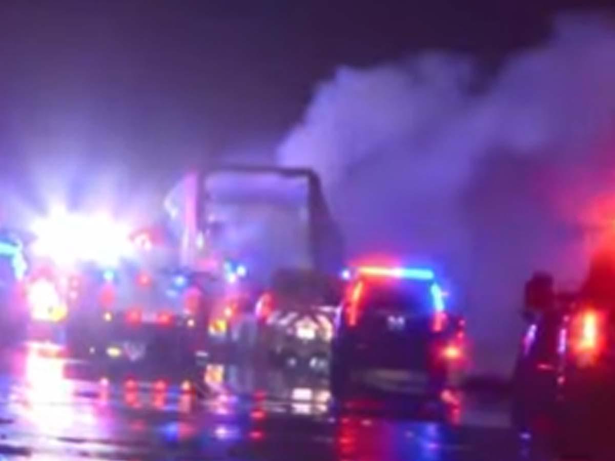 Rescatan a 39 migrantes de tráiler en llamas tras persecución policial en Texas