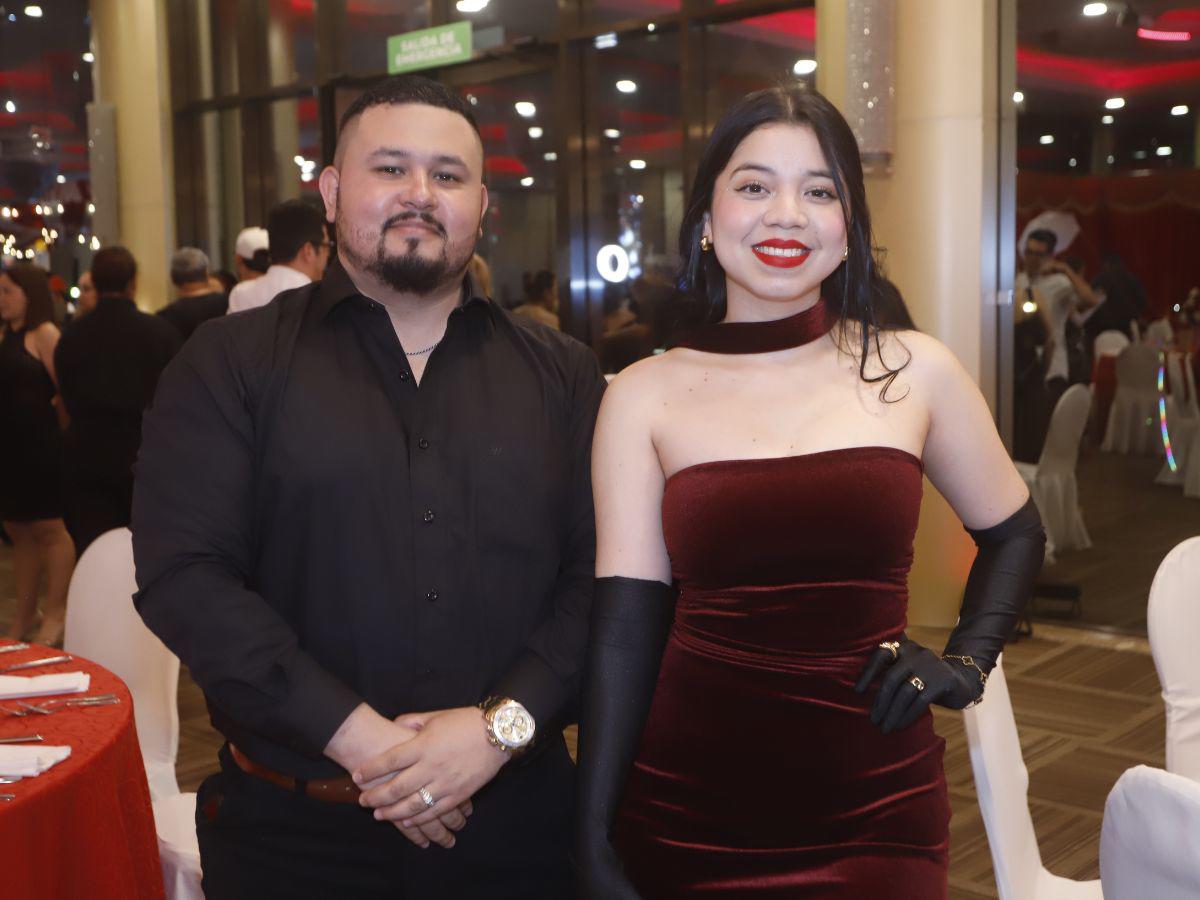 Cofisa celebra su tradicional cena navideña con una elegante temática Circus