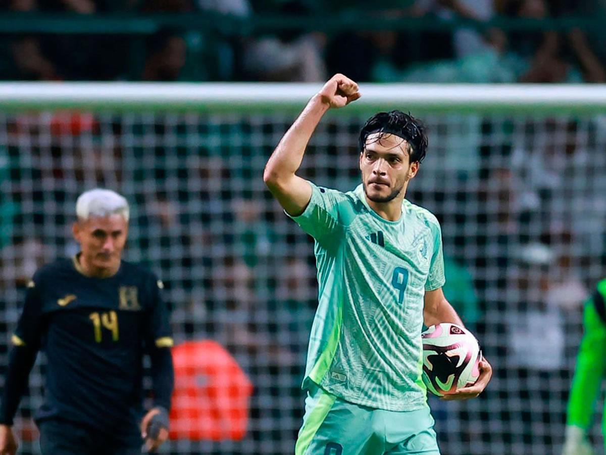 Raúl Jiménez abrió el marcador para el triunfo de México.