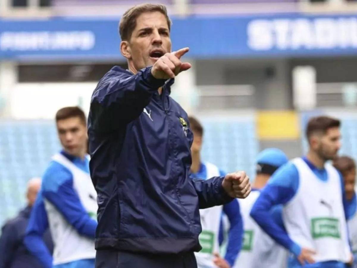 Entrenador fue despedido por utilizar IA en sus alineaciones: estuvo en el Barcelona