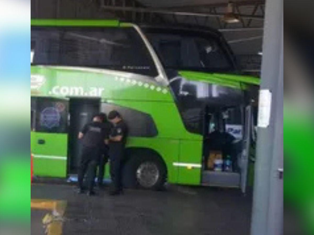 Hallan sin vida a famosa actriz dentro de un autobús