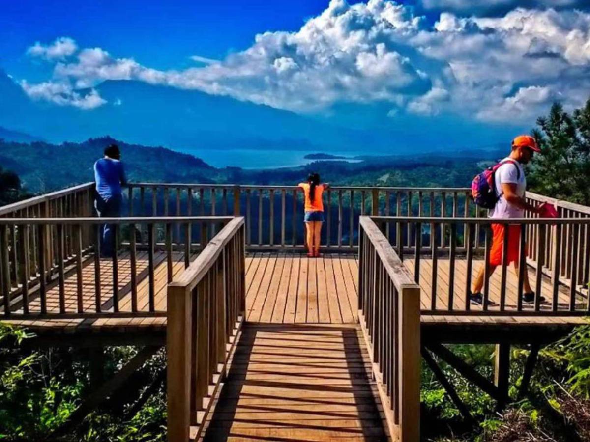 De bosques nublados a playas vírgenes: así de bellos son estos cinco parques nacionales