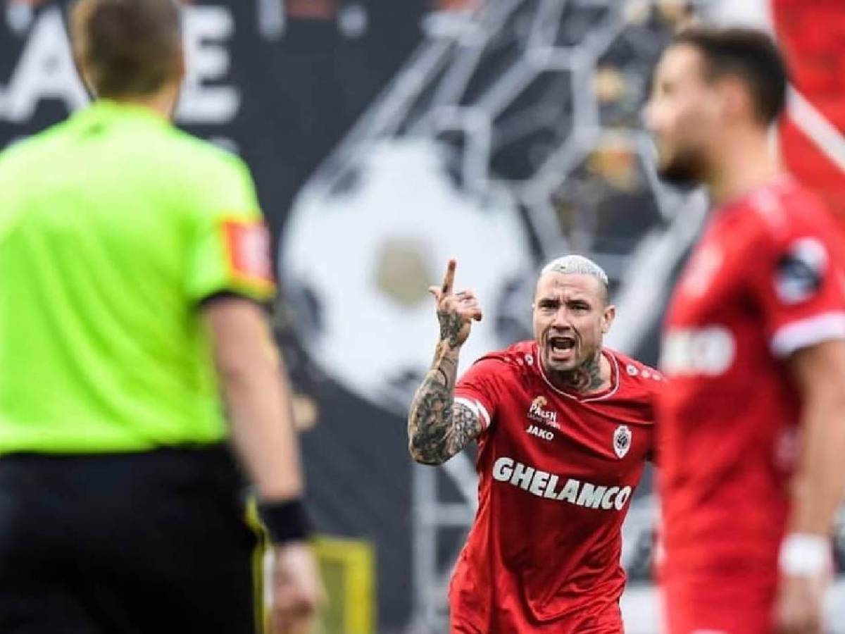 Jugó un Mundial y revela que pidió un préstamo a criminal para saldar deudas