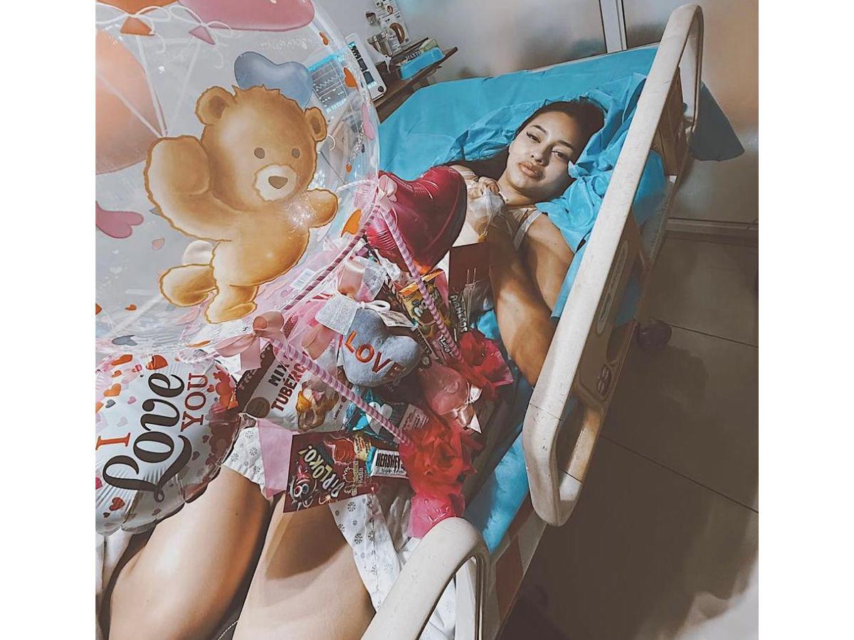 Kennia Mondragón se opera y agradece a Dios por la tuneada