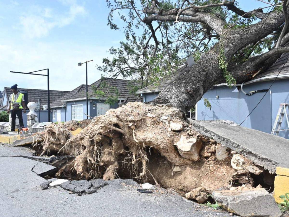 Huracán Melissa deja muerte y devastación en Jamaica