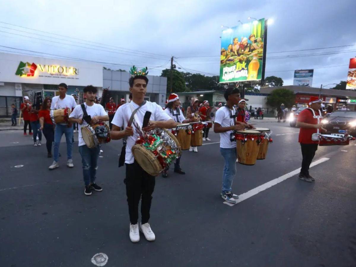 Luces, música y tradición, así se vive la Navidad en SPS