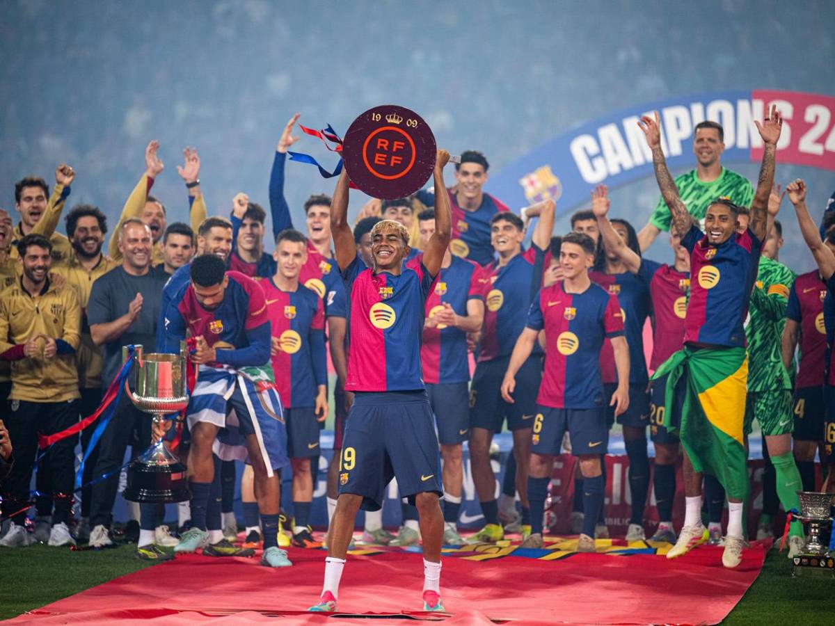 Barcelona festeja los títulos ante su afición, show de Lamine y Gavi presume a su novia