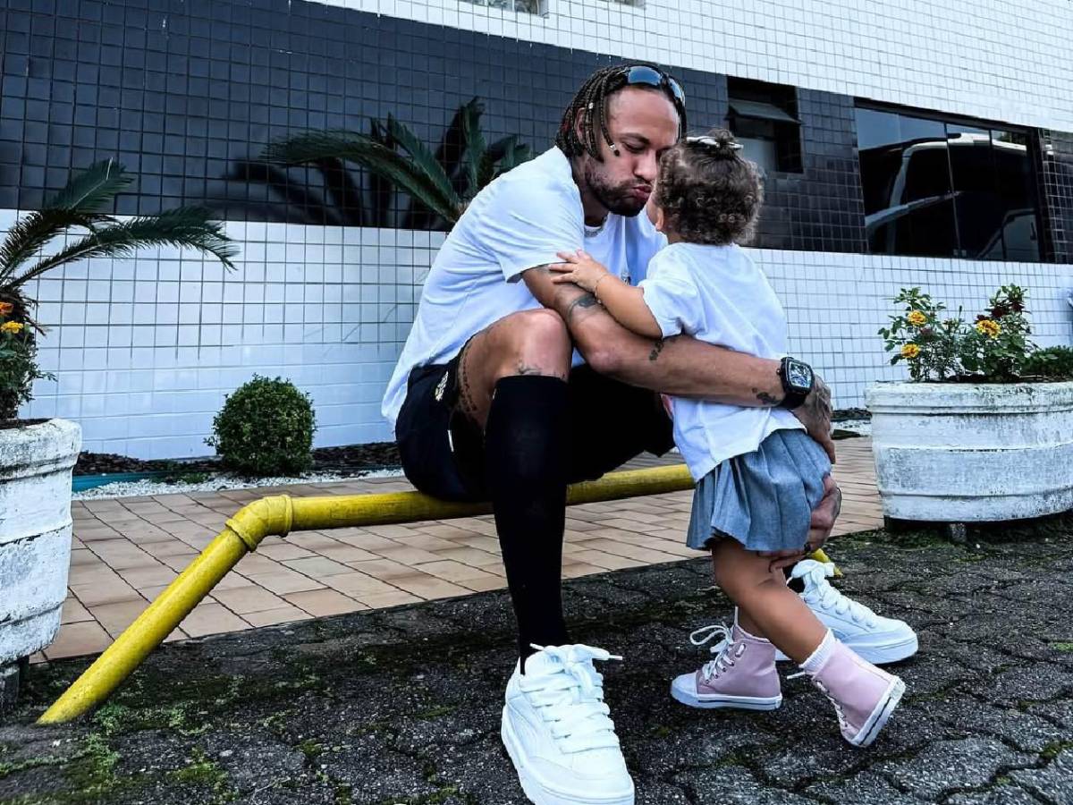 Neymar se convierte en padre otra vez: ¡De tres mujeres diferentes!