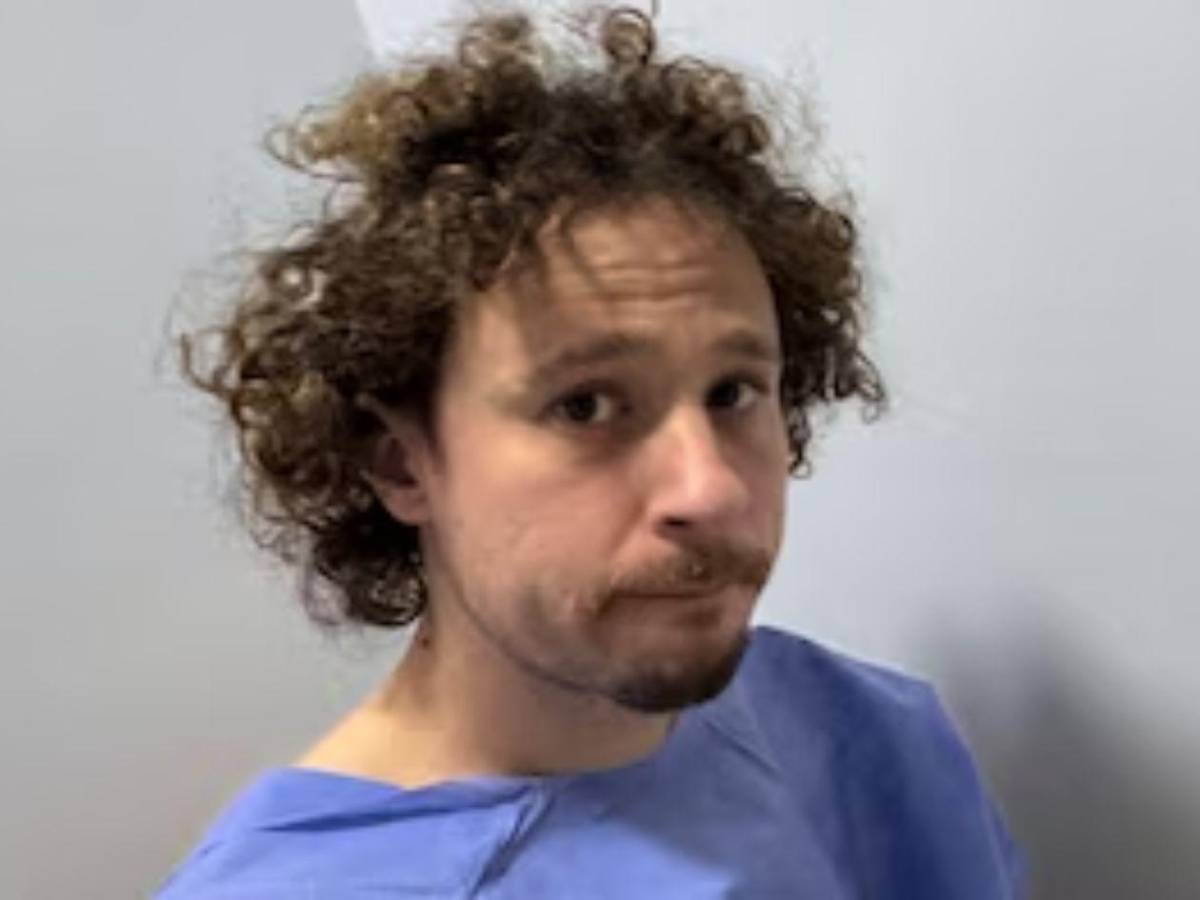 Luisito Comunica muestra progreso después de ser hospitalizado de emergencia