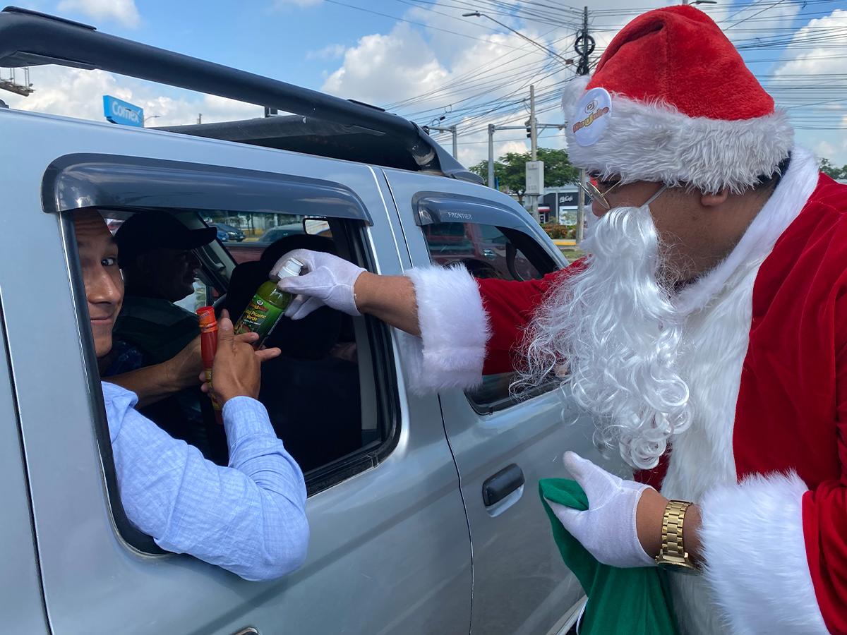 La misión de Don Julio es formar parte del compartir en familia que se lleva a cabo en las fechas de diciembre y agradecer la preferencia del pueblo Hondureño con sus productos.