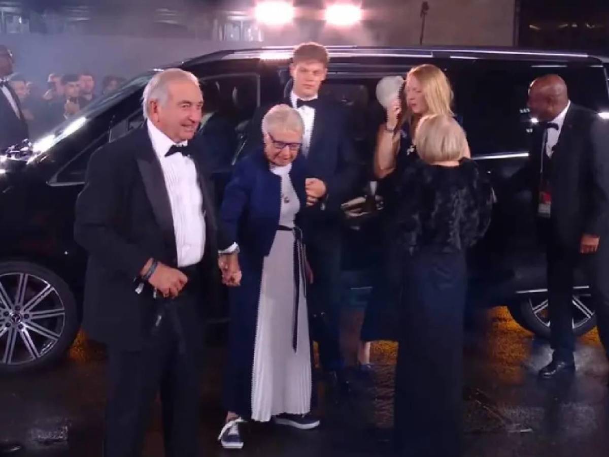 Balón de Oro 2026 Alfombra Roja: Atrevimiento de Yamal, reina enamora, insólito percance y Messi