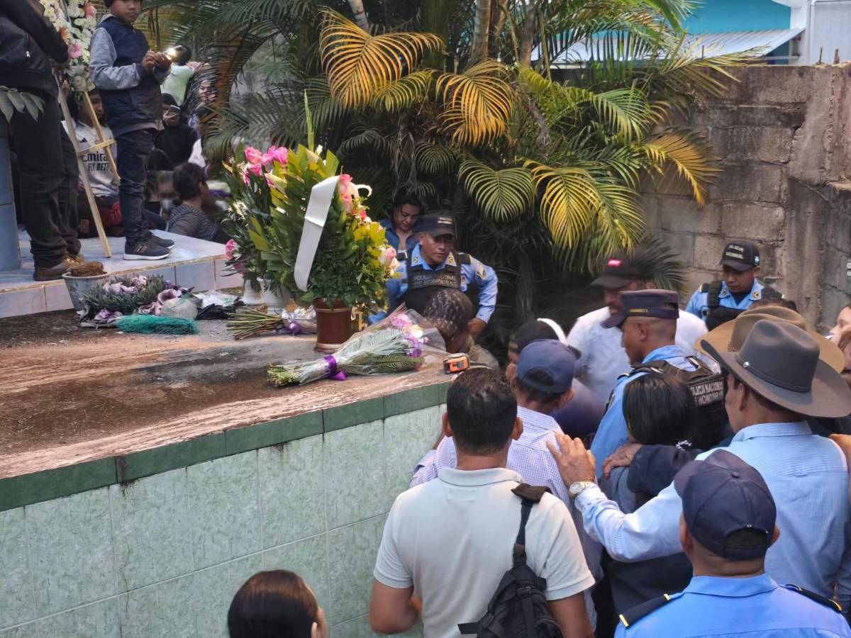 “Le dispararon y calcinaron”: inspectores de policía acusados de brutal crimen contra su compañera