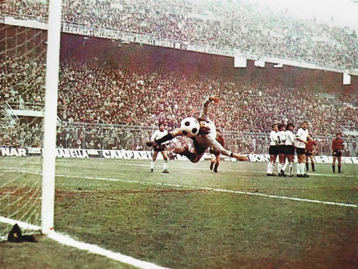 Exportero regresa al fútbol con 83 años: Sin Maradona, yo hubiese sido el número 1