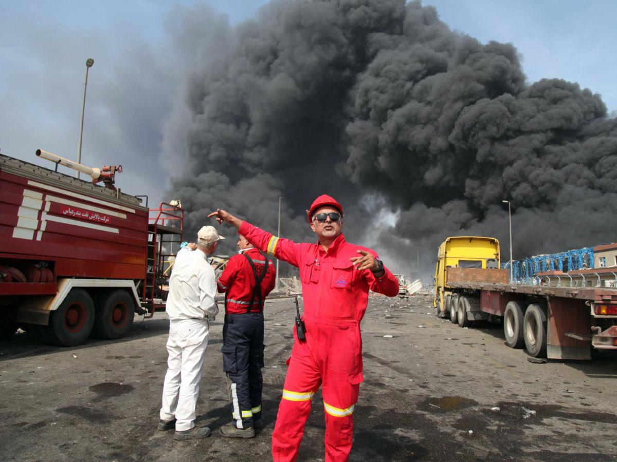Masiva explosión causa cinco muertos y más de 500 heridos en un puerto de Irán