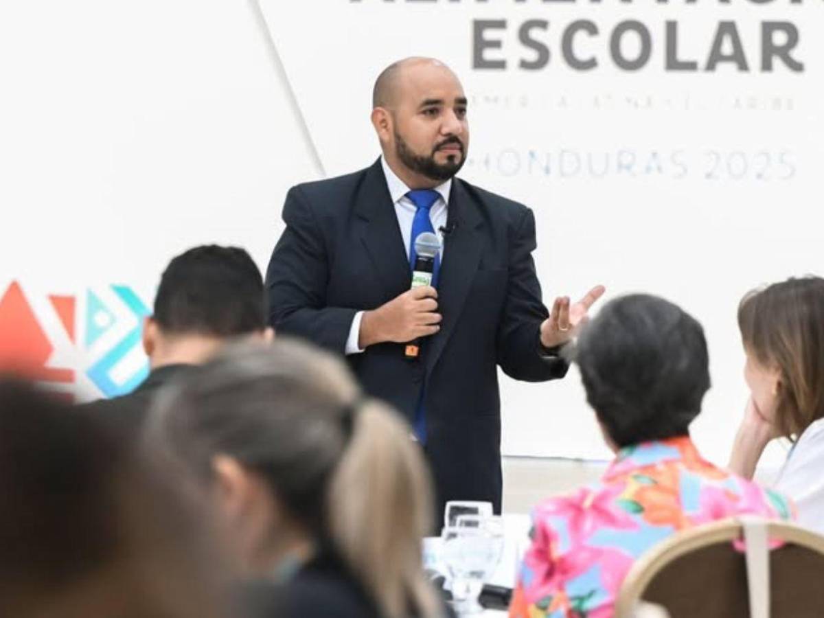 ¿Se unirá Daniel Esponda al Partido Liberal? Esto respondió el exministro