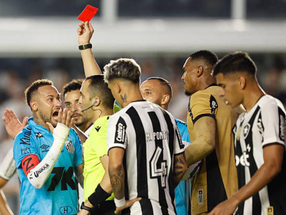 Neymar rompe el silencio y contradice a Carlo Ancelotti