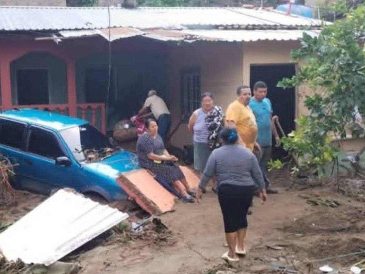 Lo perdimos todo: familias evacuadas tras derrumbes en Tegucigalpa