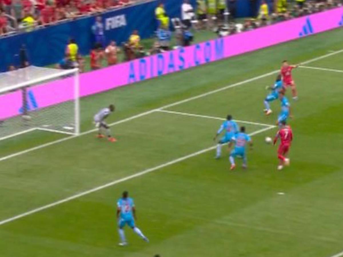 Cristiano Ronaldo molesto y compañeros se le rebelan; ayuda a Portugal y sorpresa con el MVP