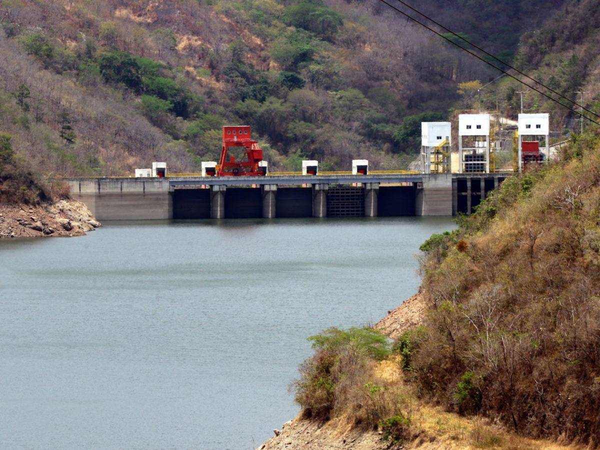 Patuca III: la represa gigante que se apagó porque se quedó sin agua