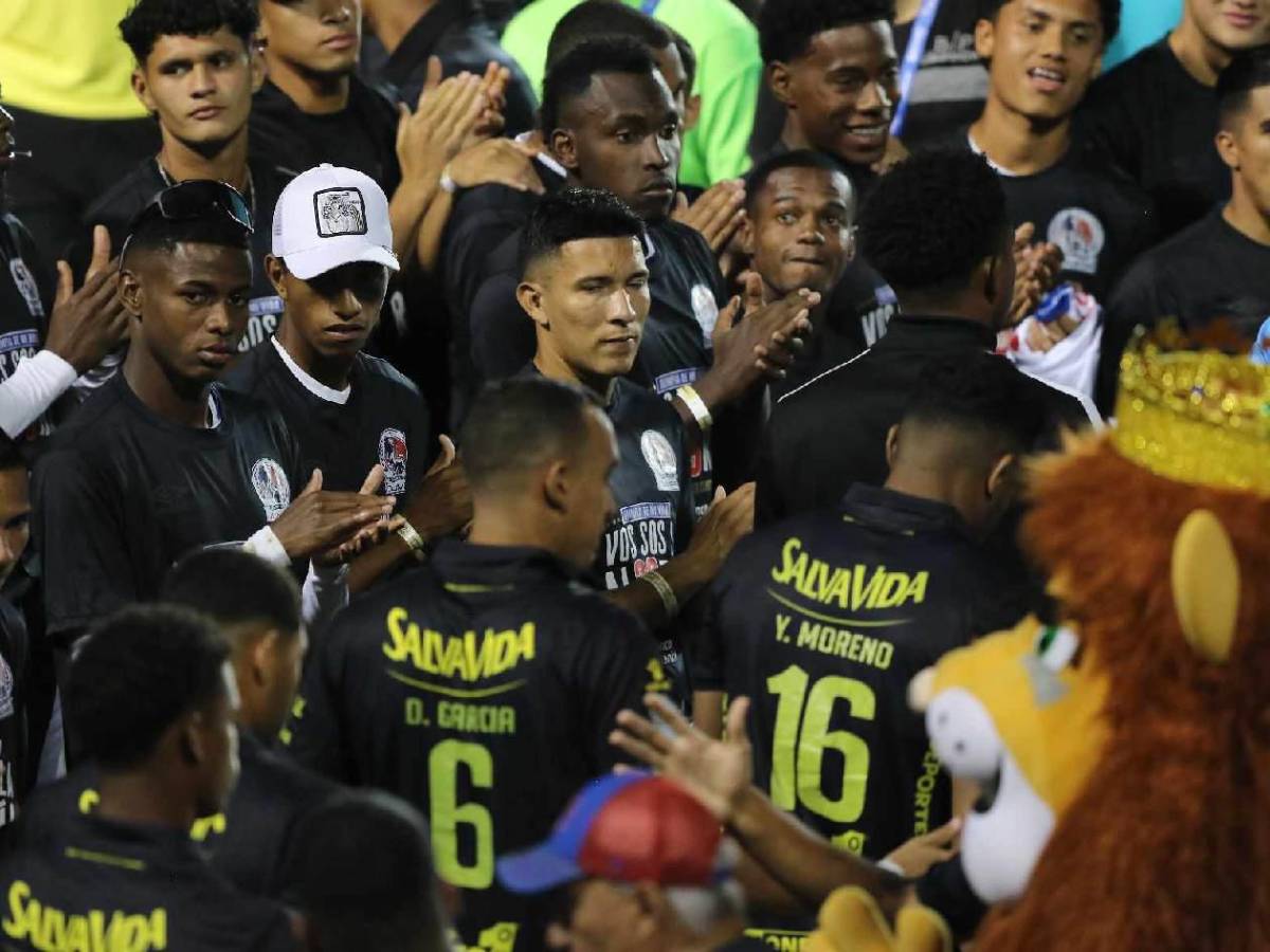 Real España hundido, decepción y así reaccionó Jeaustin tras perder la final ante Olimpia