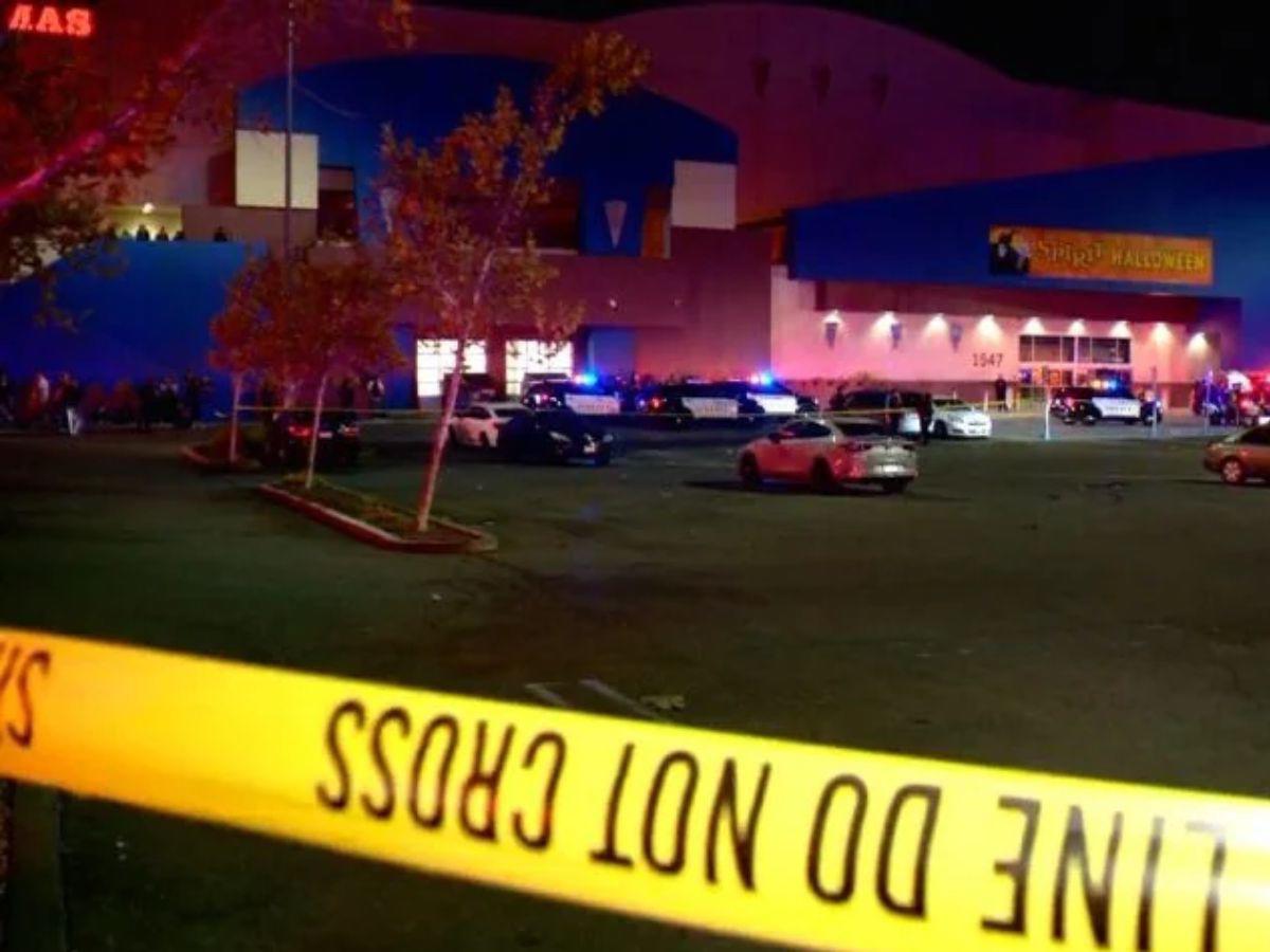 Dos muertos y seis heridos dejan tiroteos en tiendas de disfraces de Halloween
