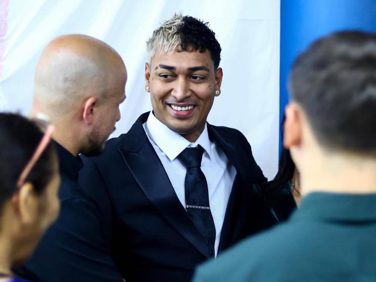 Supremo recibió el 2026 en la iglesia y acompañado de su madre