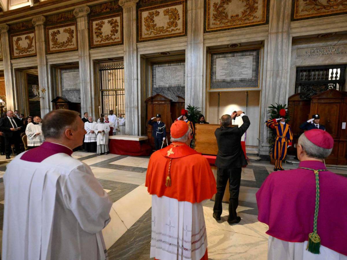 Así se llevó a cabo el sepelio del papa Francisco en la basílica Santa María la Mayor