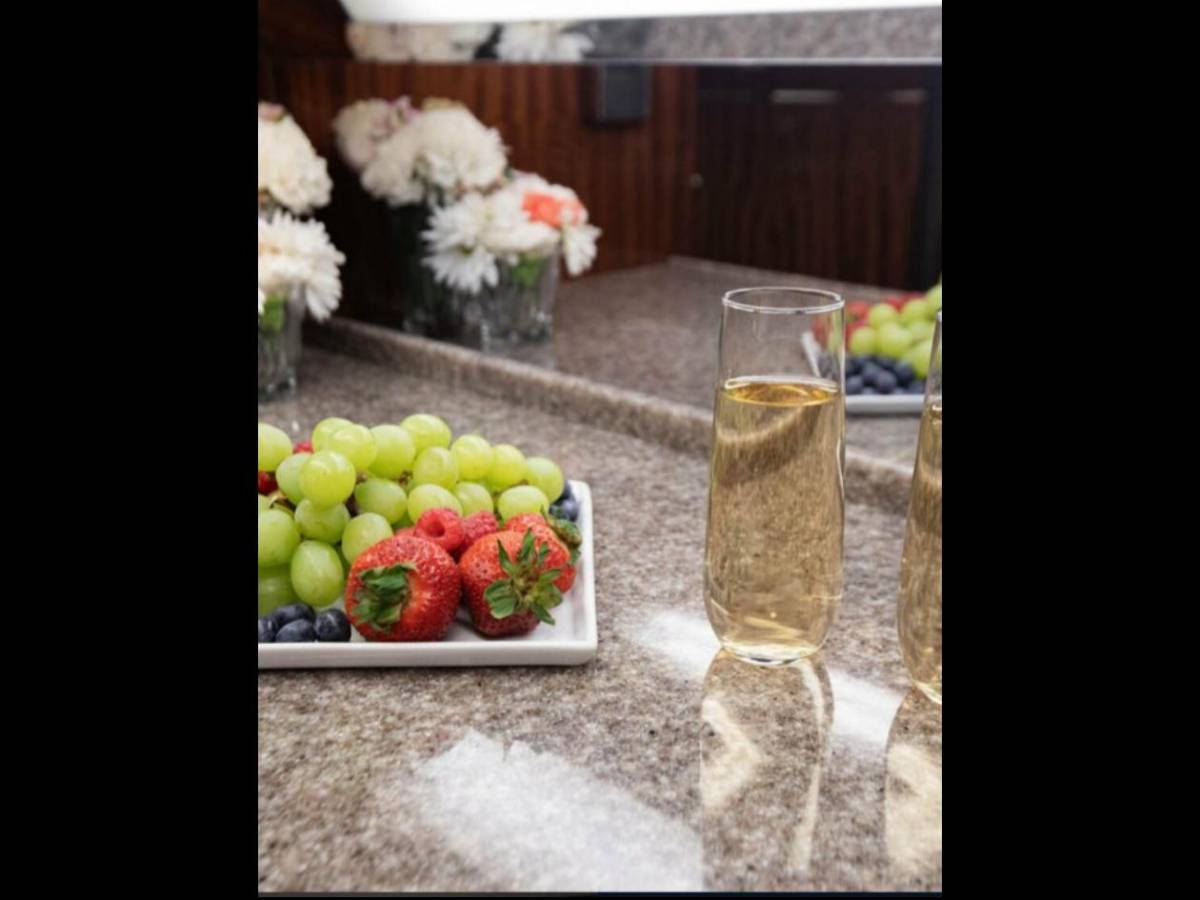 Así es el lujoso jet privado en el que llegó Floyd Mayweather Jr a Honduras