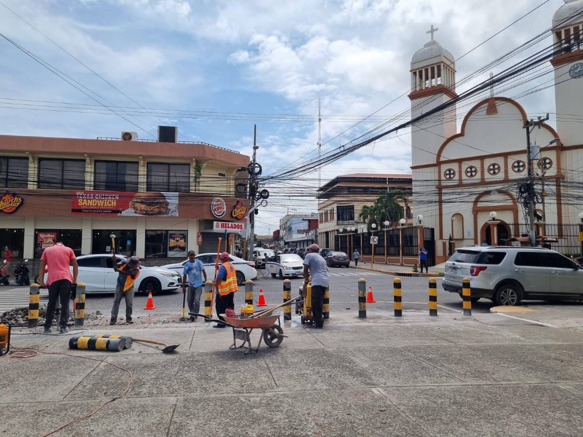 Abren calle 9 entre el parque y la alcaldía municipal de La Ceiba
