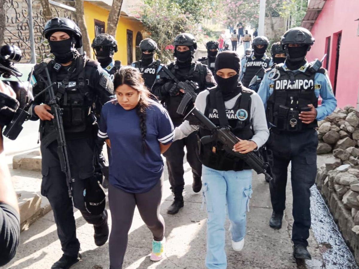 Capturan a mujeres vinculadas a red de extorsión digital de la 18