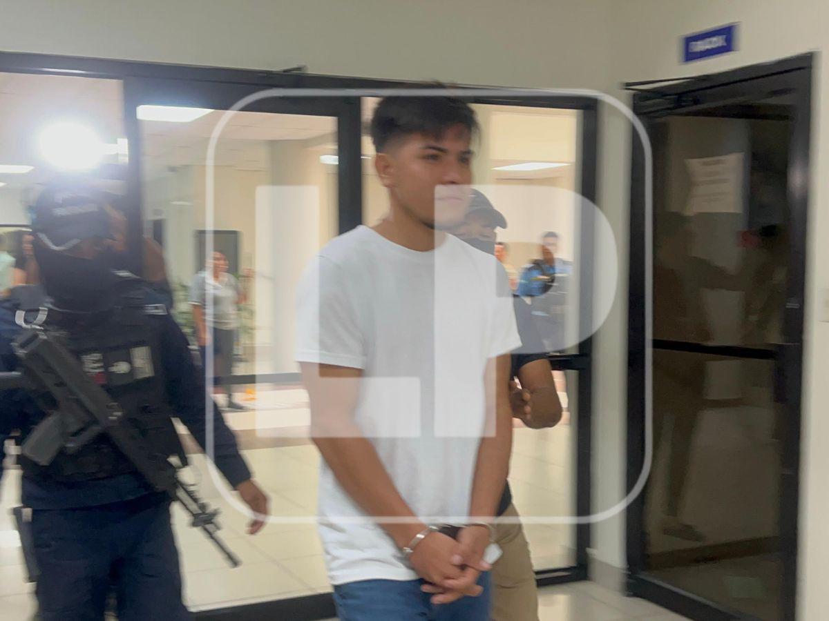 Con sonrisa en el rostro: así llegó a los juzgados el acusado de asesinar a Katherine Fuentes