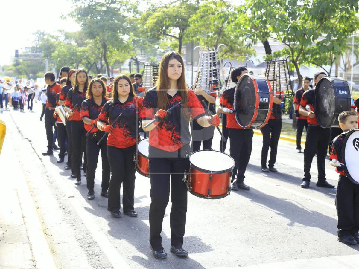 Así se viven los desfiles patrios este domingo 13 de septiembre en San Pedro Sula