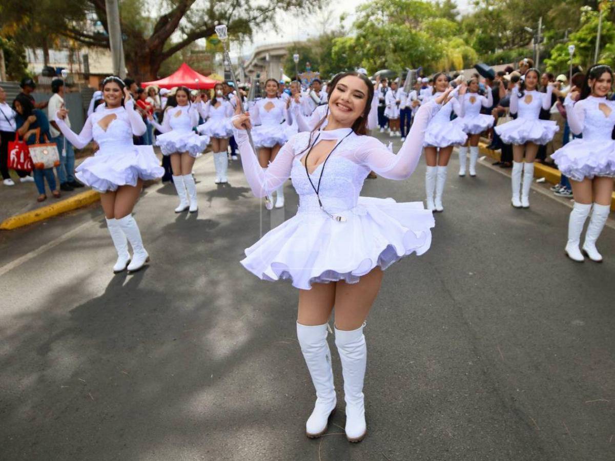 Robaron miradas: las palillonas más destacadas de los desfiles patrios en Honduras