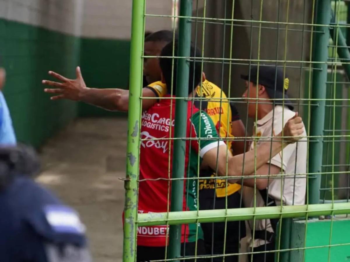 Futbolista se peleó con aficionados, bronca y polémica en Marathón-Real España