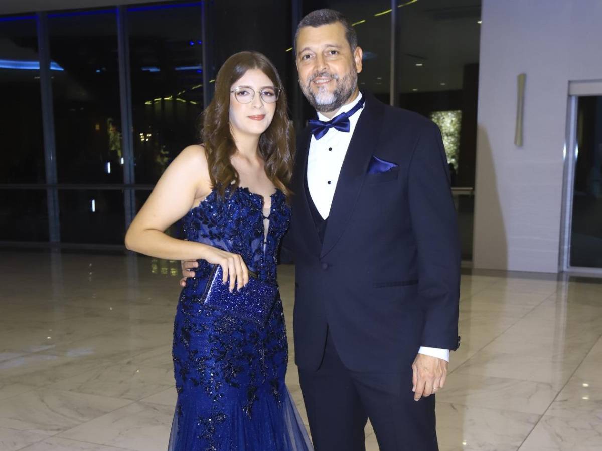 Seniors 2025 de la Seran School celebran en su fiesta de graduación