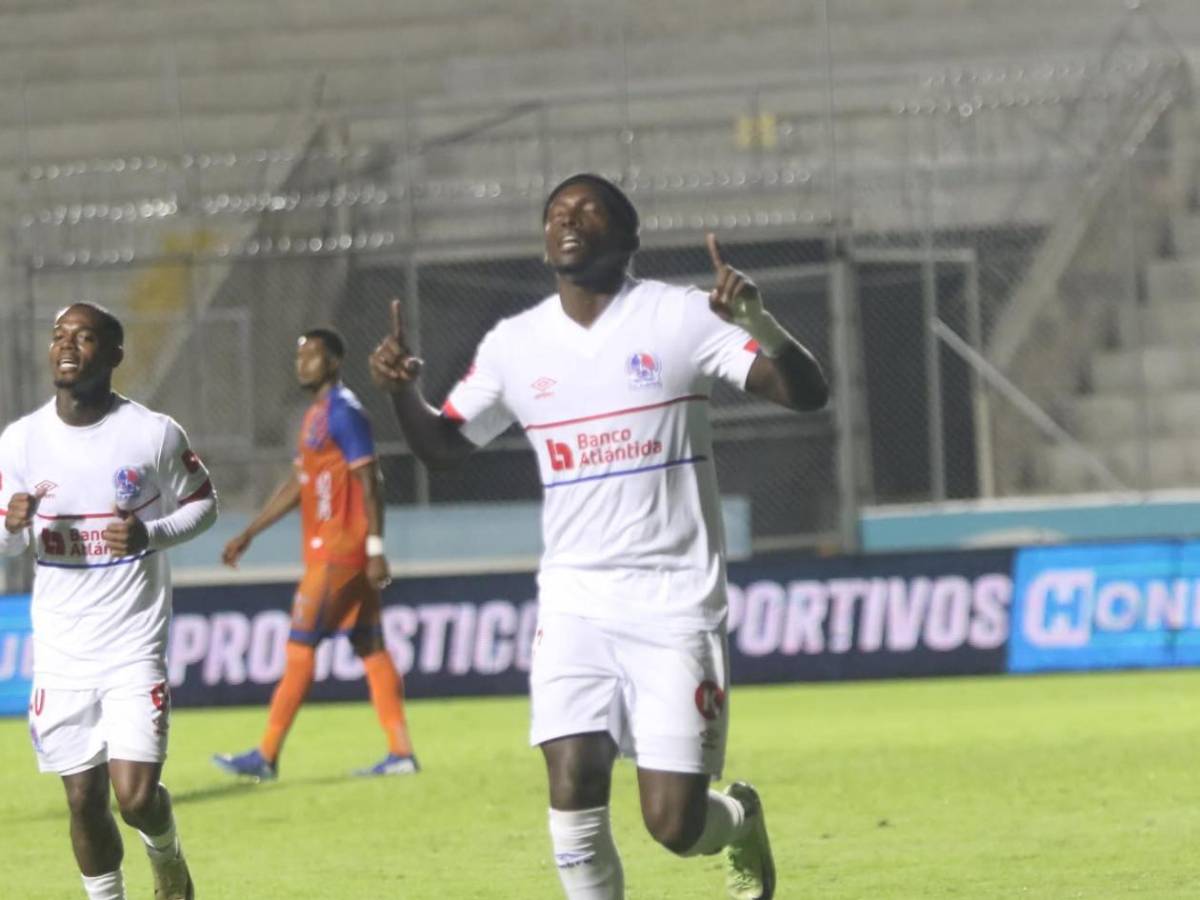Olimpia - UPN: Beso de chica, el otro cambio al Nacional y Alberth Elis emociona