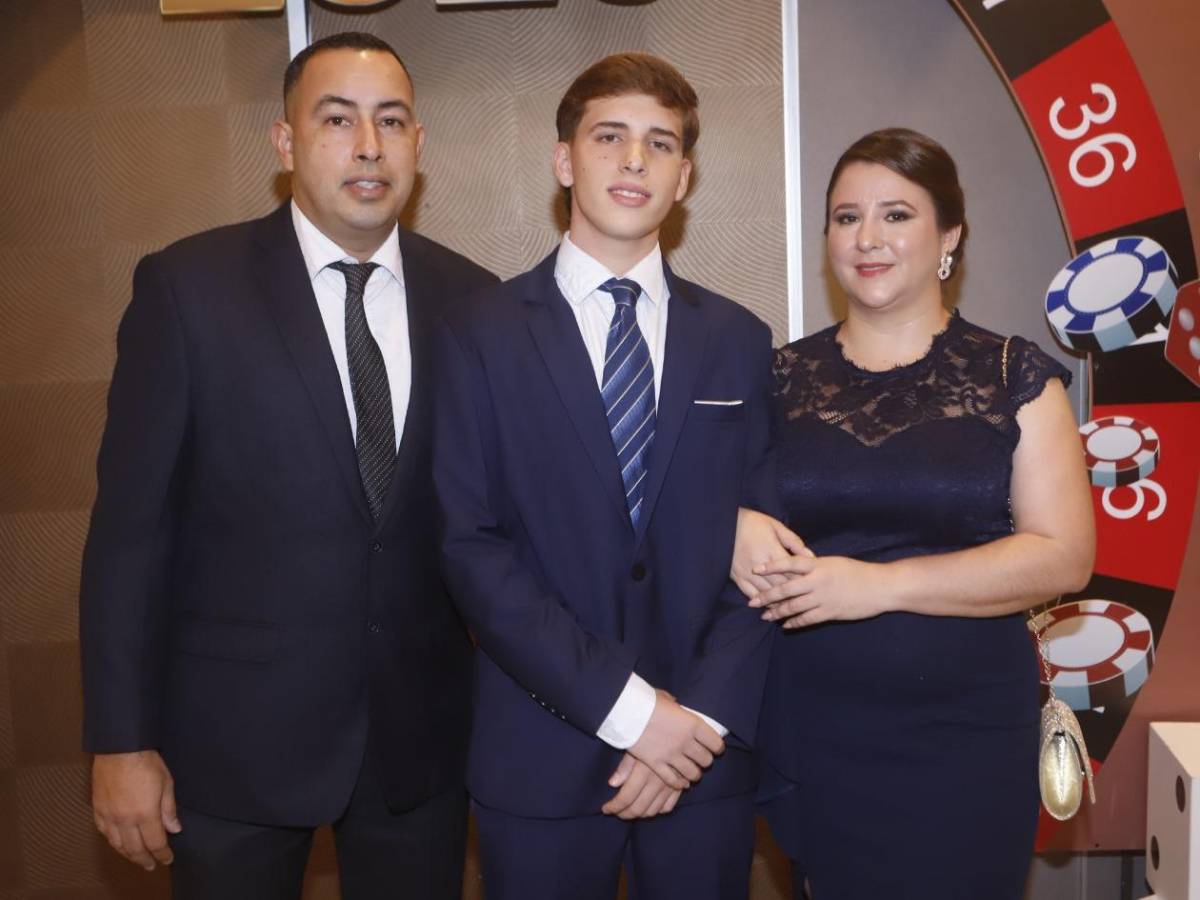 Fotos: Seniors 2025 de Fundación Mhotivo celebraron su graduación