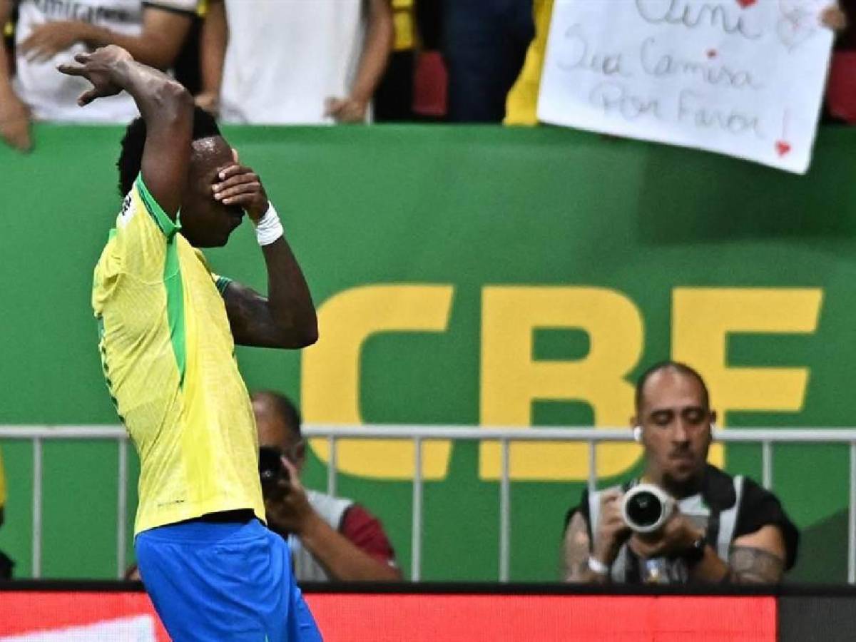 La razón de la bronca Raphinha-Vinicius y fuerte choque en el Brasil-Colombia