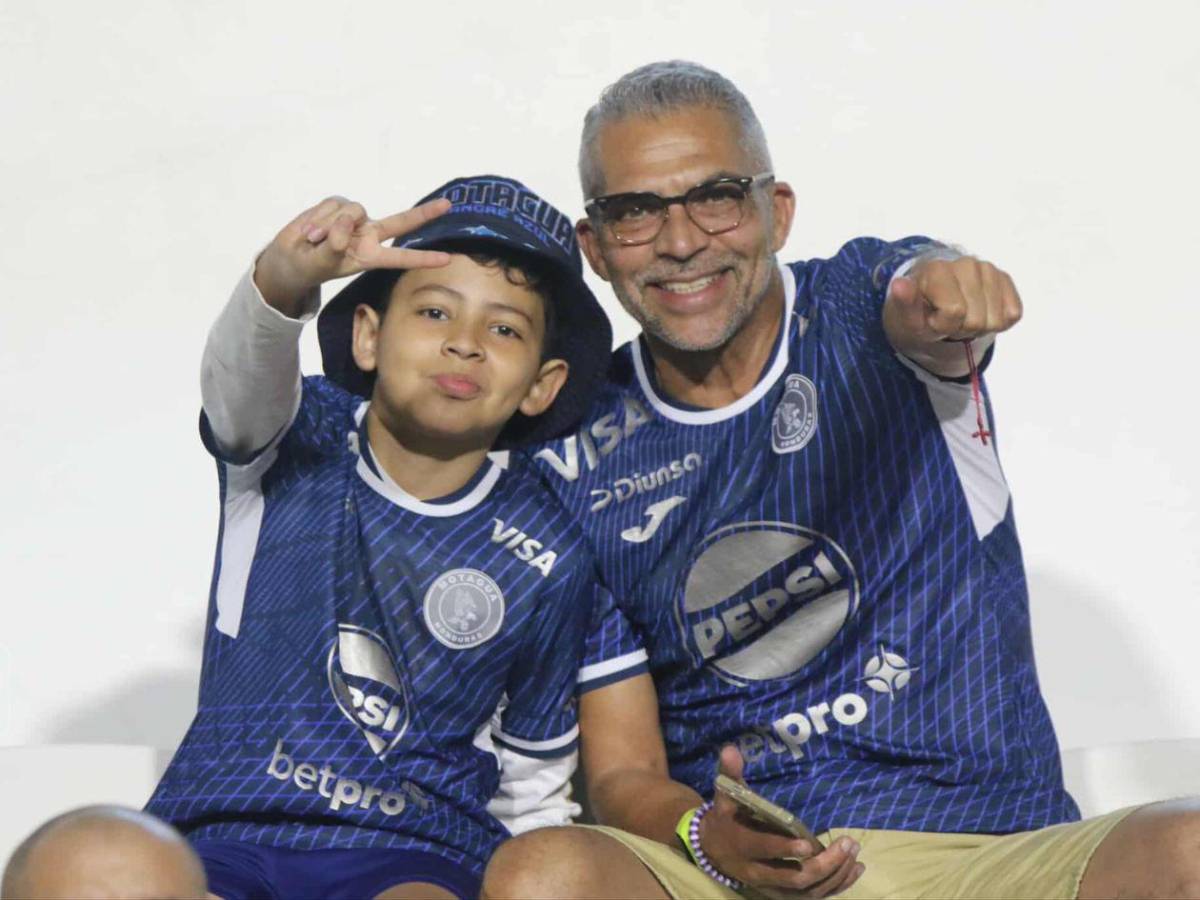 Esposa de directivo, la hermosa chica de ESPN y el beso que robó todas las miradas