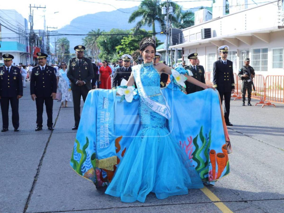 ¿Wall-E en La Ceiba? Las imágenes más destacadas de los desfiles ceibeños