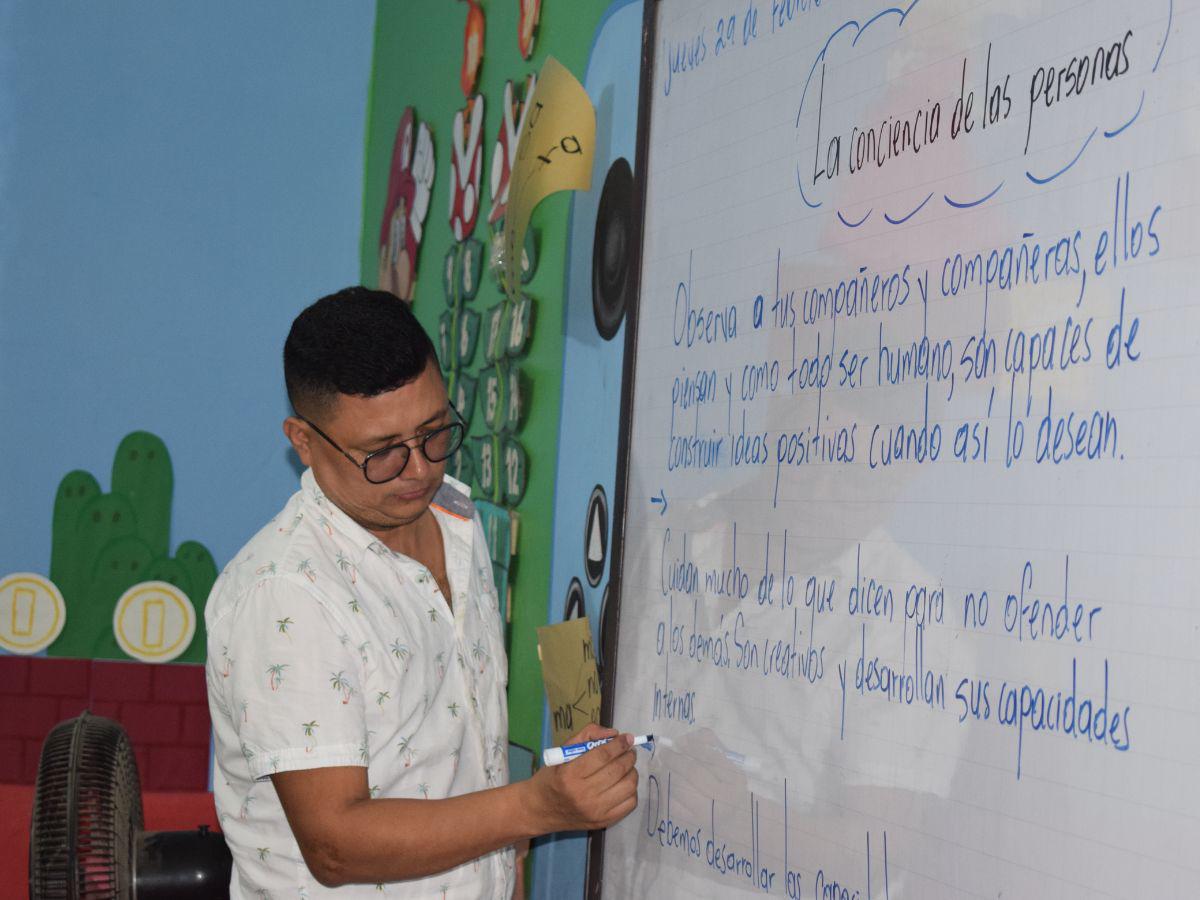 Educación otorga feriado 16 y 17 de septiembre a docentes de Honduras