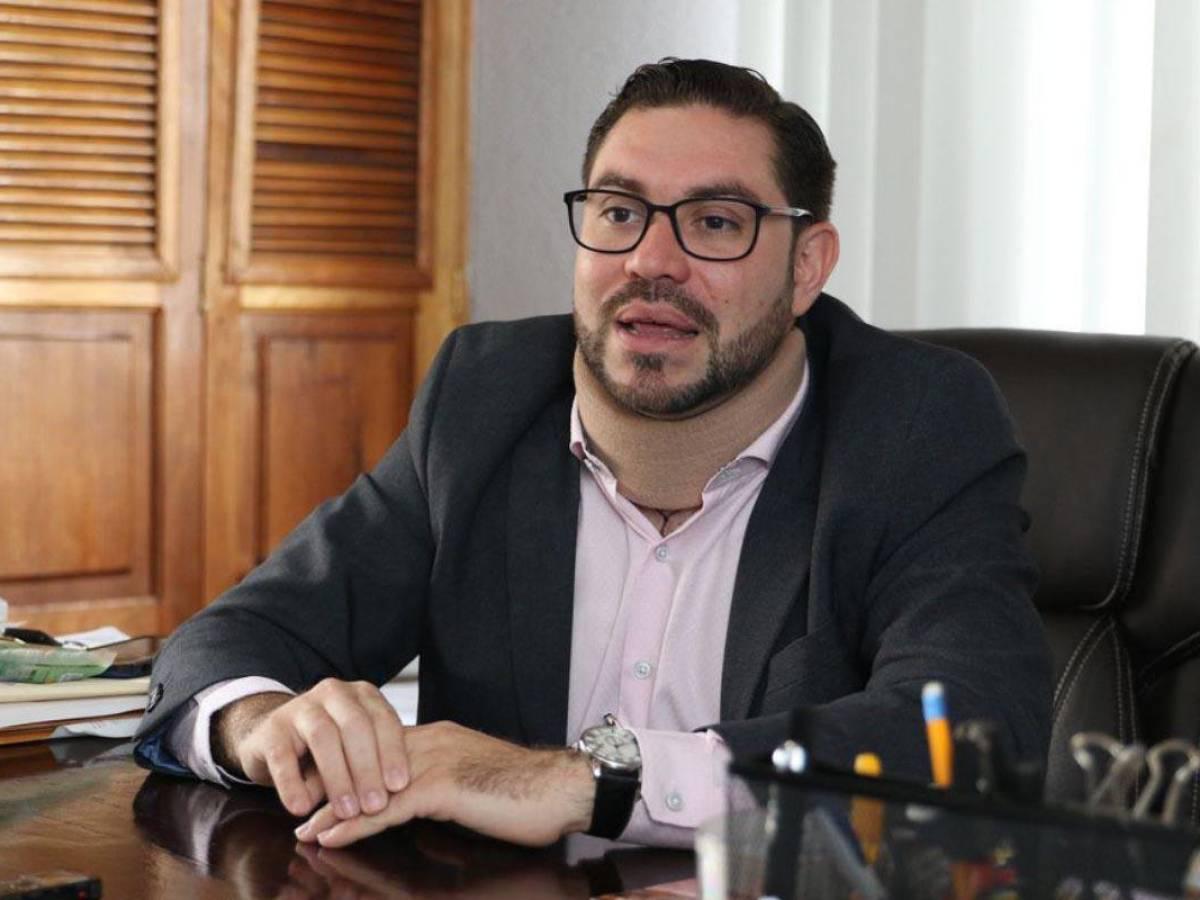 Jorge Cálix contra la ministra de Salud: “Esta no es la refundación por la que luchamos”