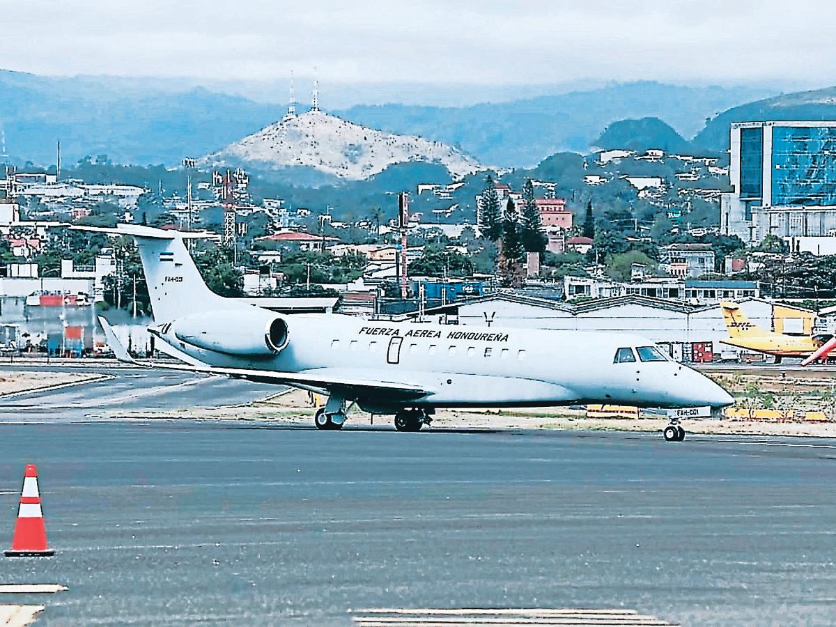 Planean vender el avión presidencial que compró Juan Orlando Hernández